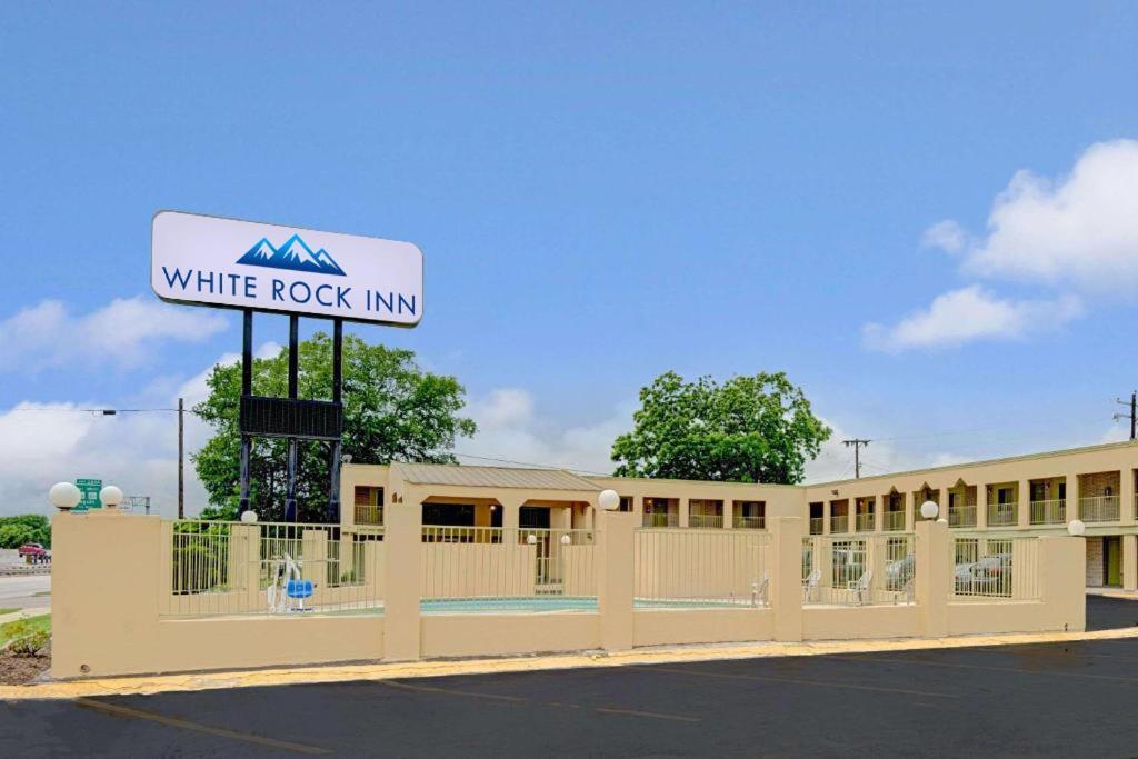 White Rock Inn San Marcos Eksteriør bilde